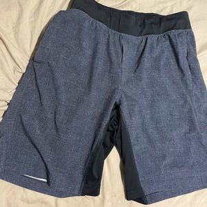 Men’s Lululemon 9in shorts with liner